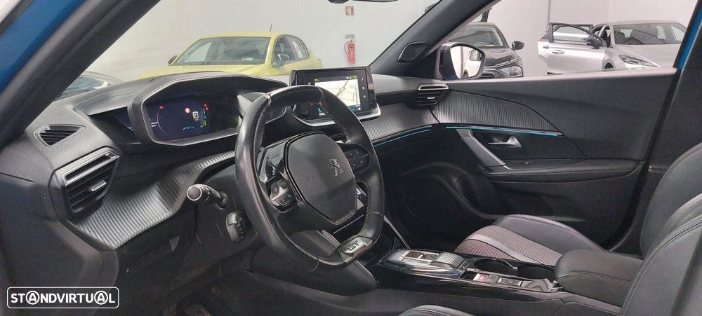 Peugeot e-2008 50 kWh GT - 8