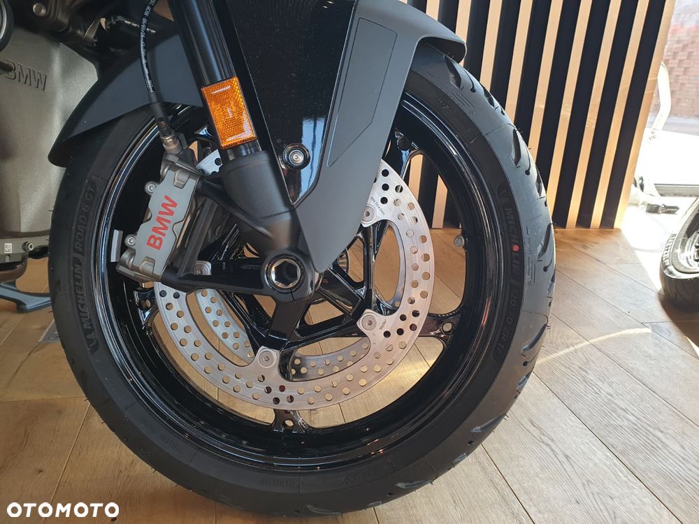 BMW R - 9