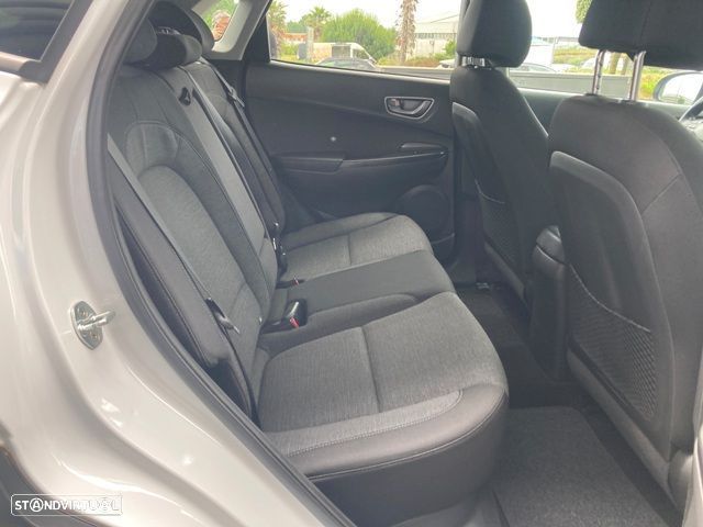 Hyundai Kauai Advantage - 36