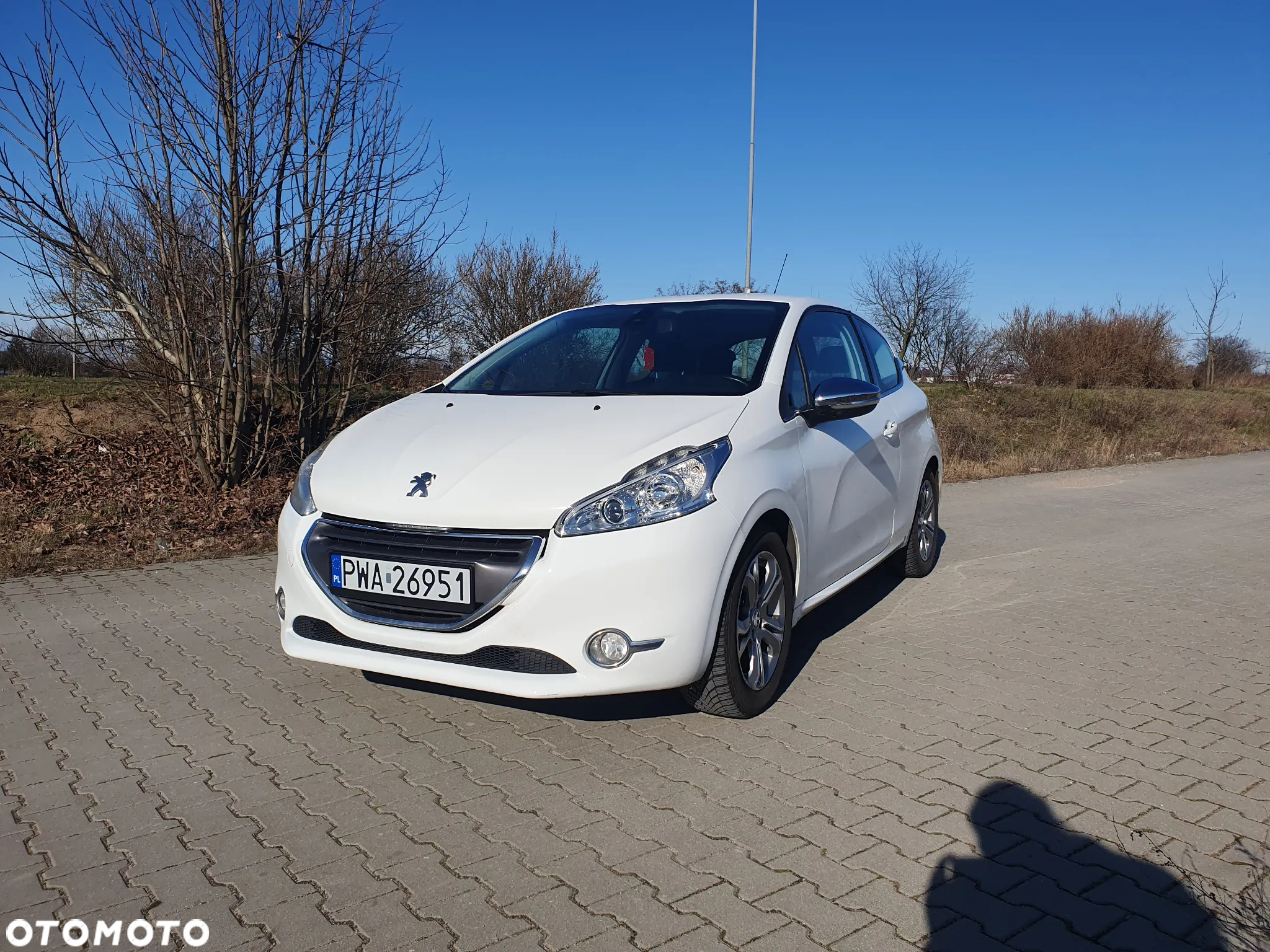 Peugeot 208 - 12