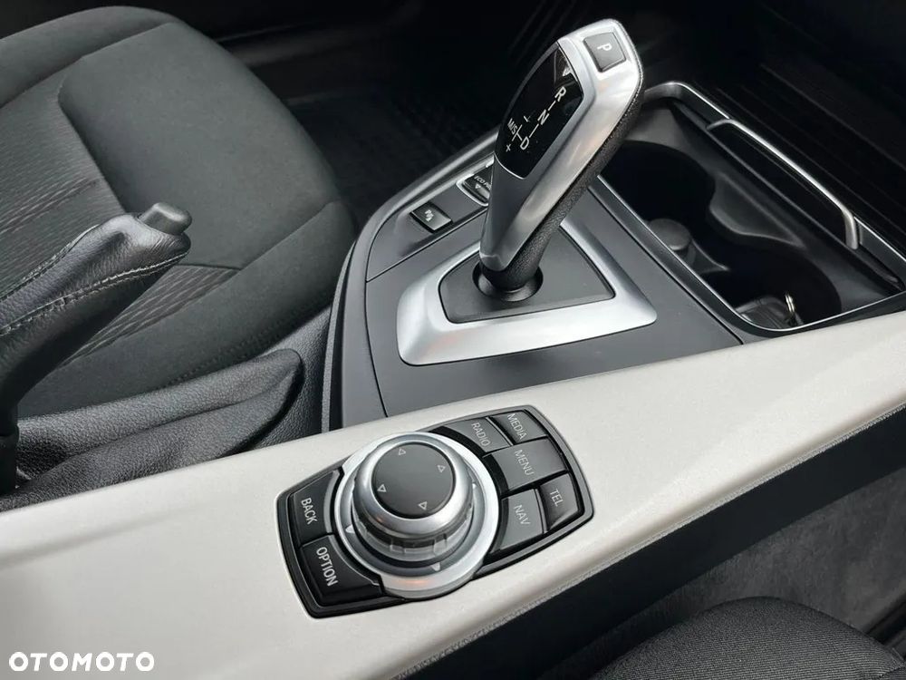 BMW Seria 3 318d - 31