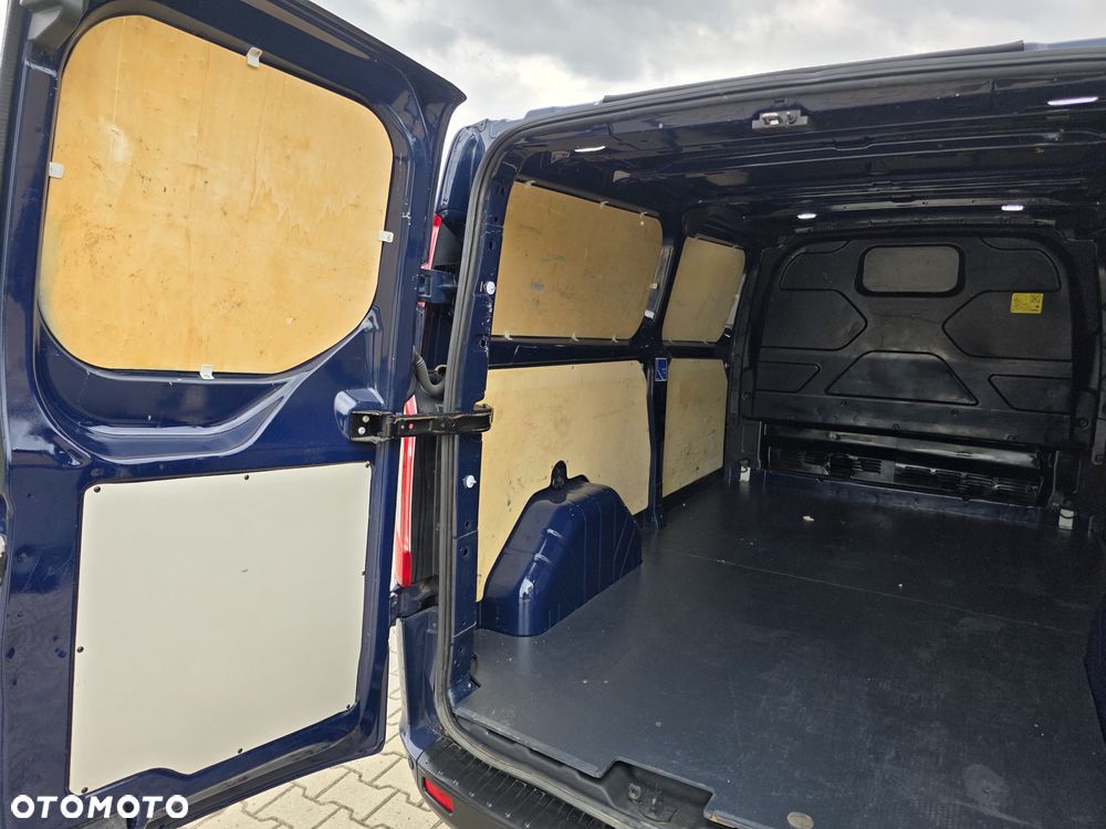 Ford Transit Custom - 13