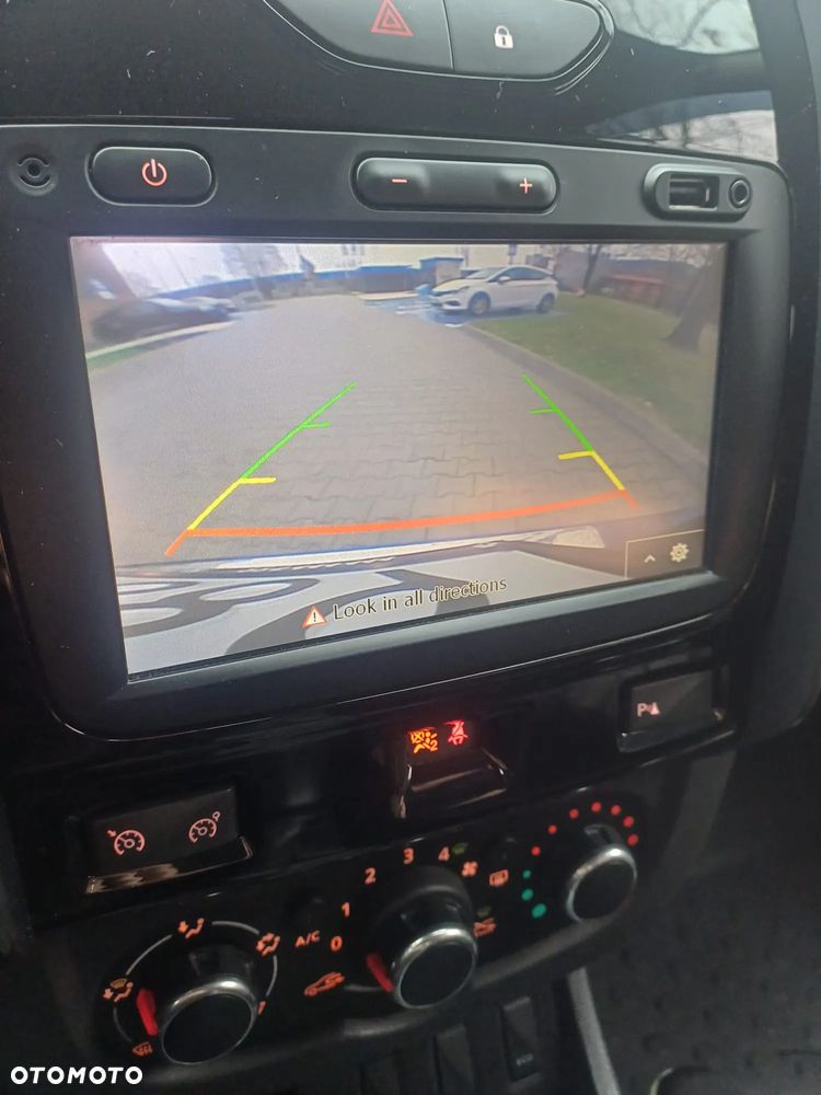 Dacia Duster 1.6 SCe Laureate S&S - 11