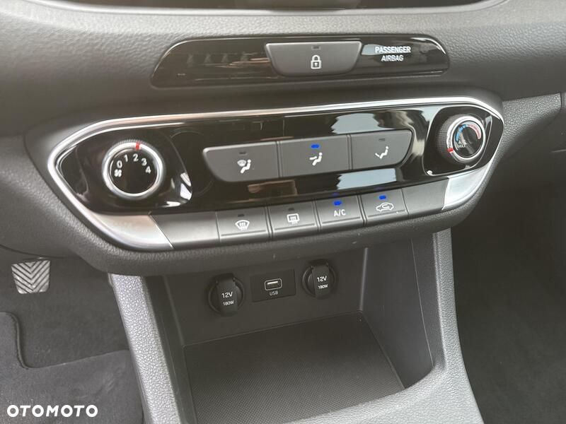 Hyundai i30 1.5 DPI Modern - 16