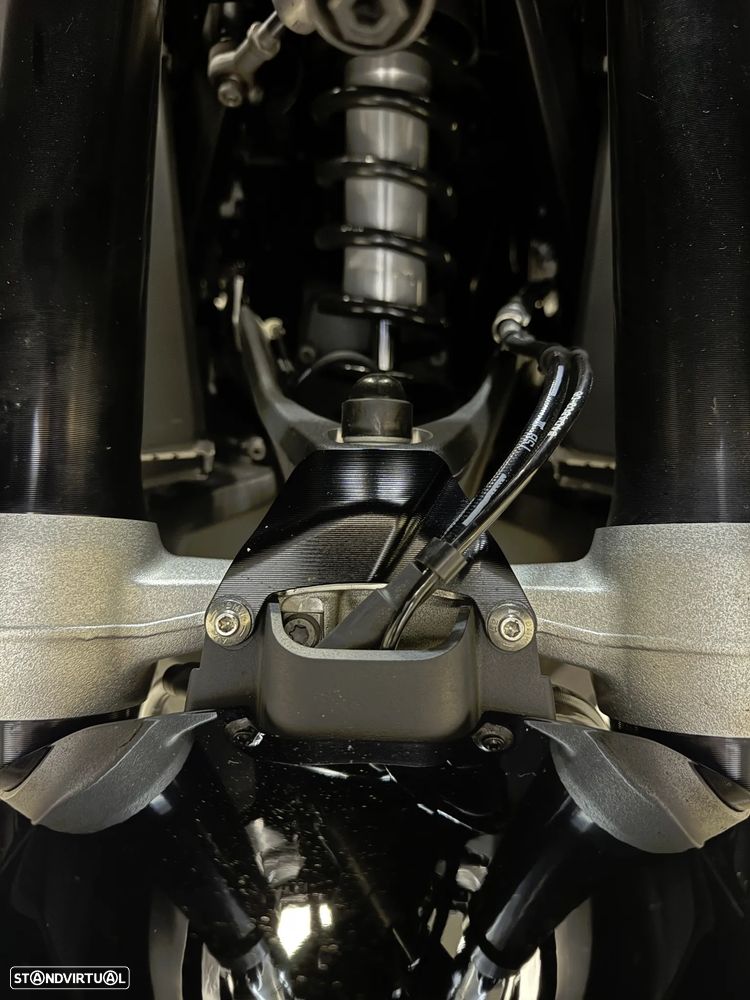 BMW R 1300 RT Triple Black - 19