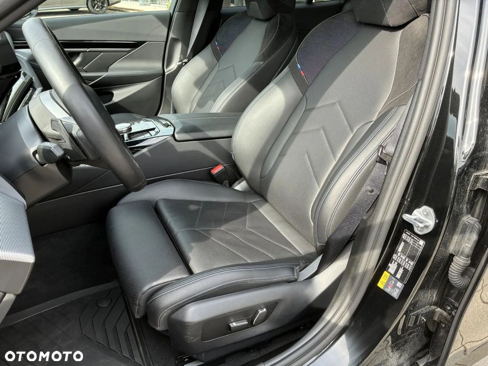 BMW Seria 5 530e PHEV M Sport - 6
