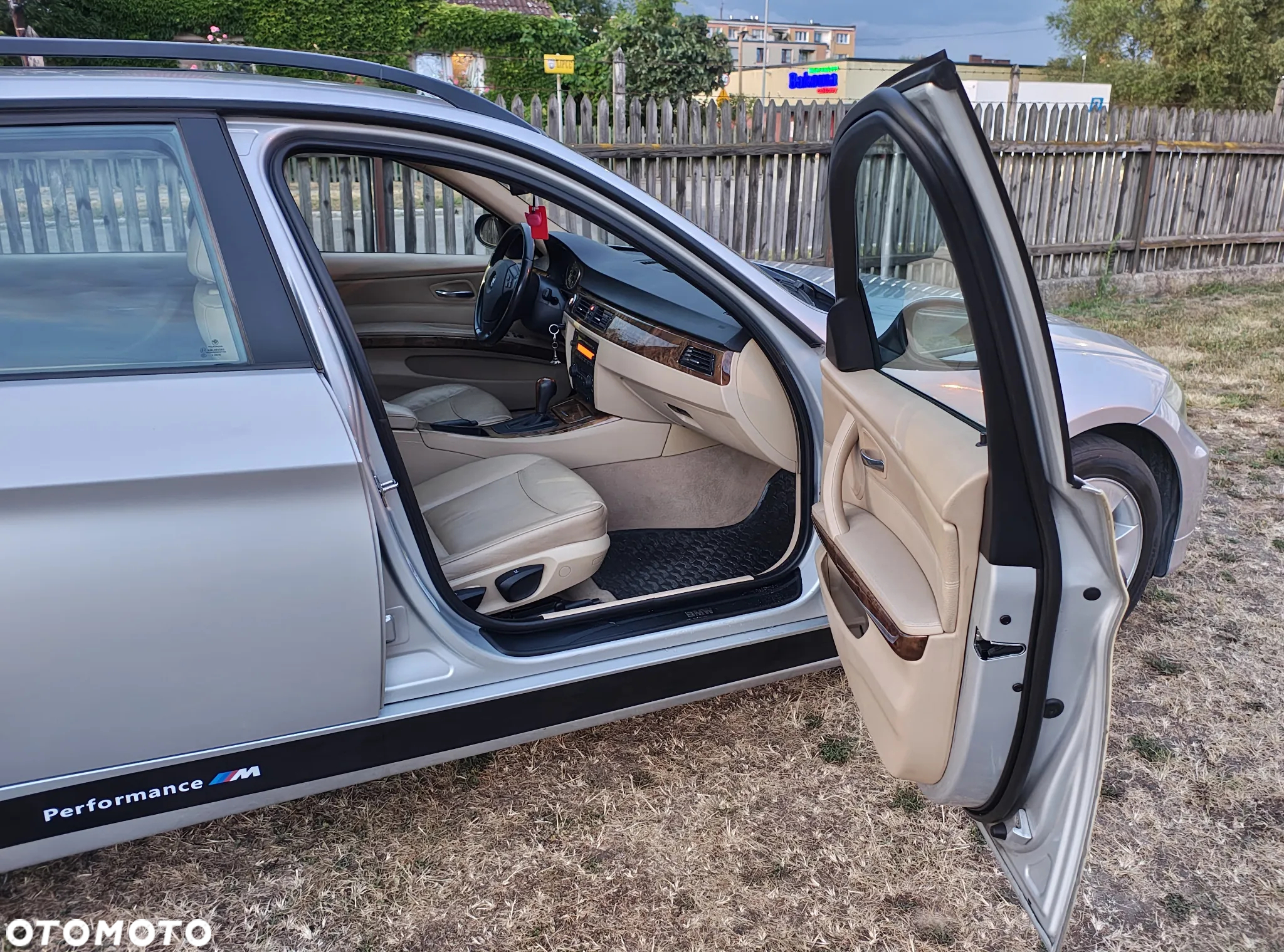 BMW Seria 3 320i Touring - 8