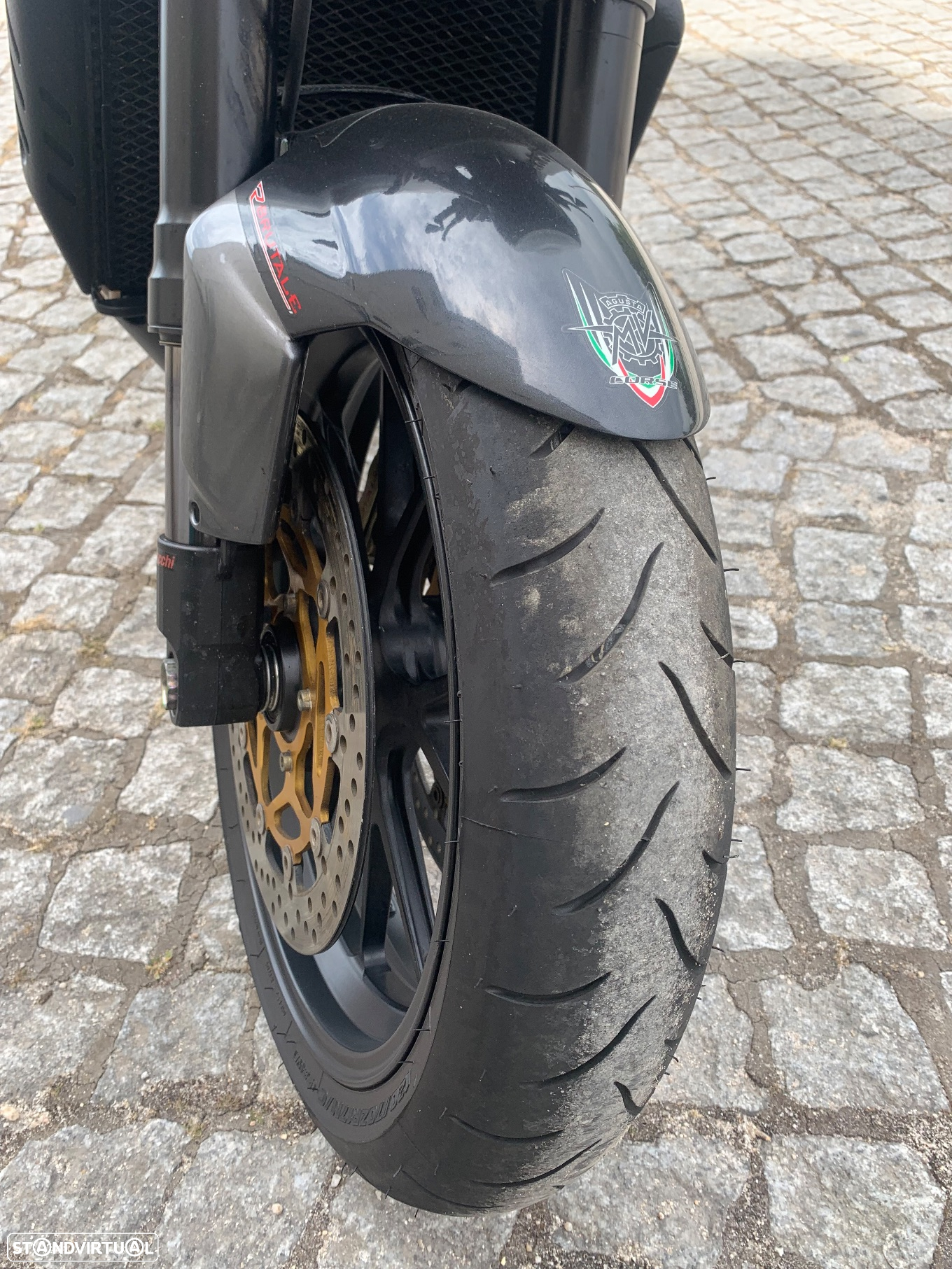 MV Agusta Brutale 910R F4 - 12