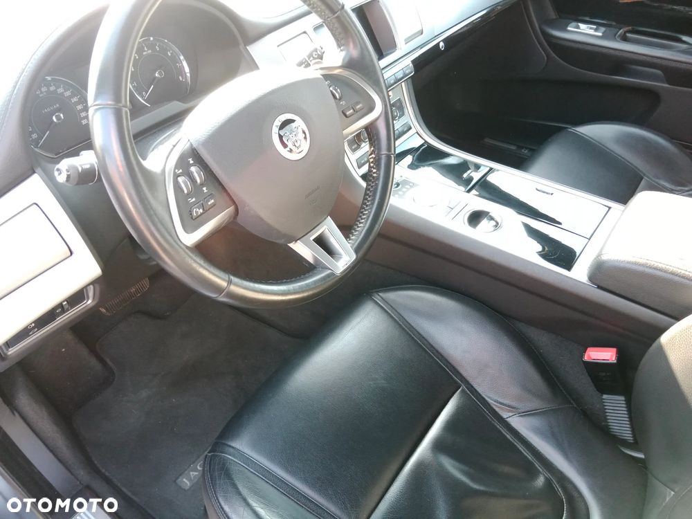 Jaguar XF - 4