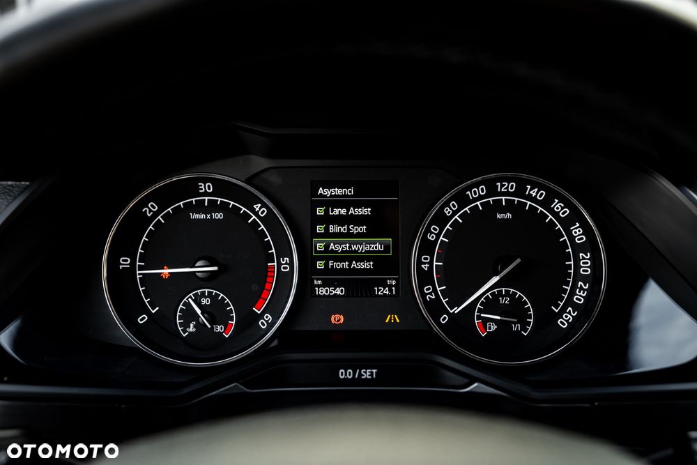 Skoda Superb 2.0 TDI 4x4 L&K DSG - 35
