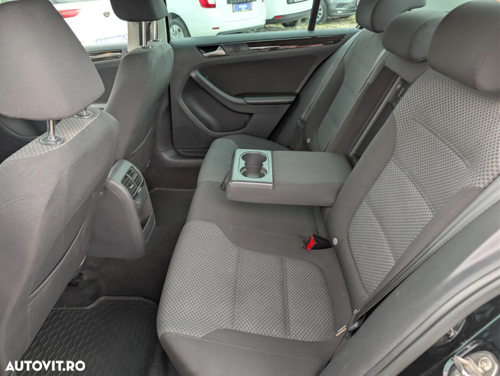 Volkswagen Jetta 2.0 TDI DSG Comfortline - 14