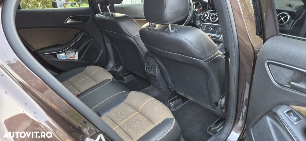 Mercedes-Benz GLA 200 d 4MATIC Aut. - 11
