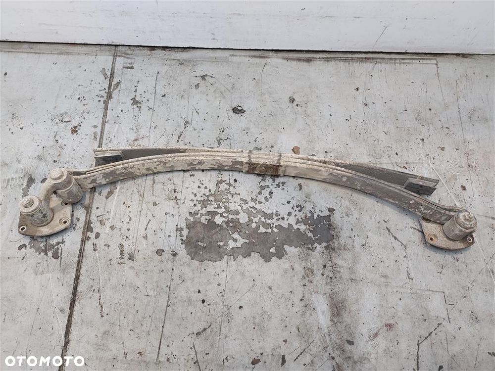 Resor tylny tył Nissan  Trade 3.0D  1990-2001R 3 PIÓRA - 2