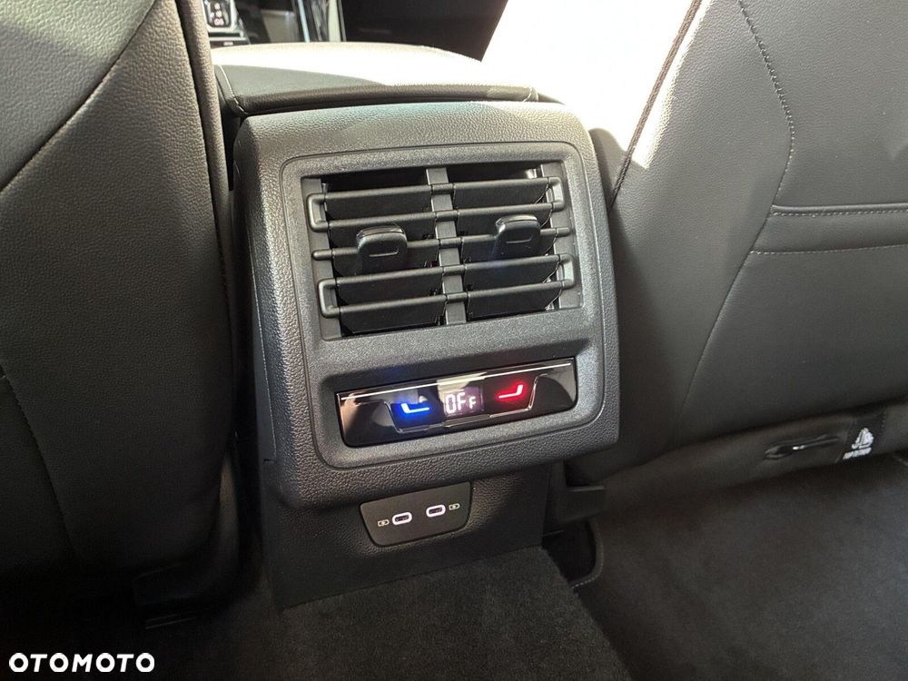 Volkswagen Golf Variant - 27