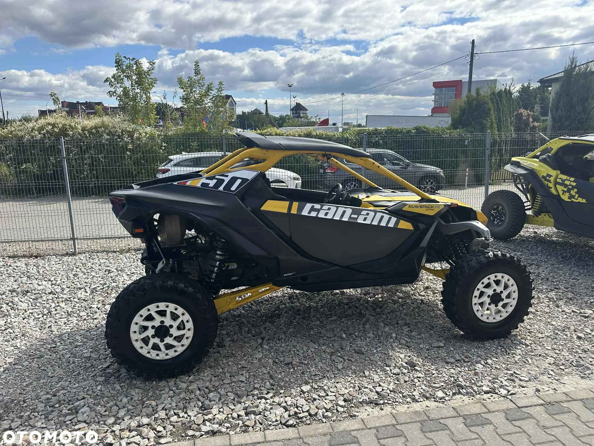 Can-Am Maverick - 4