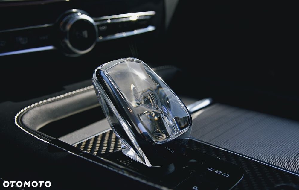 Volvo XC 60 T8 Plug-In Hybrid AWD Ultimate Dark - 7