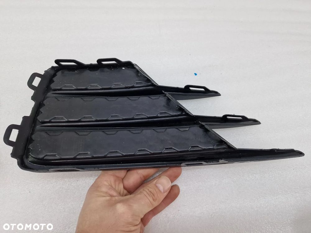 VW E-GOLF / GOLF VII 7 5GE 16- LEWA / PRAWA KRATKA BOCZNA ZDERZAKA PRZEDNIEGO PRZÓD , NR 5GE853666D / 5GE853665D , NR AUKCJI E/36 - 8