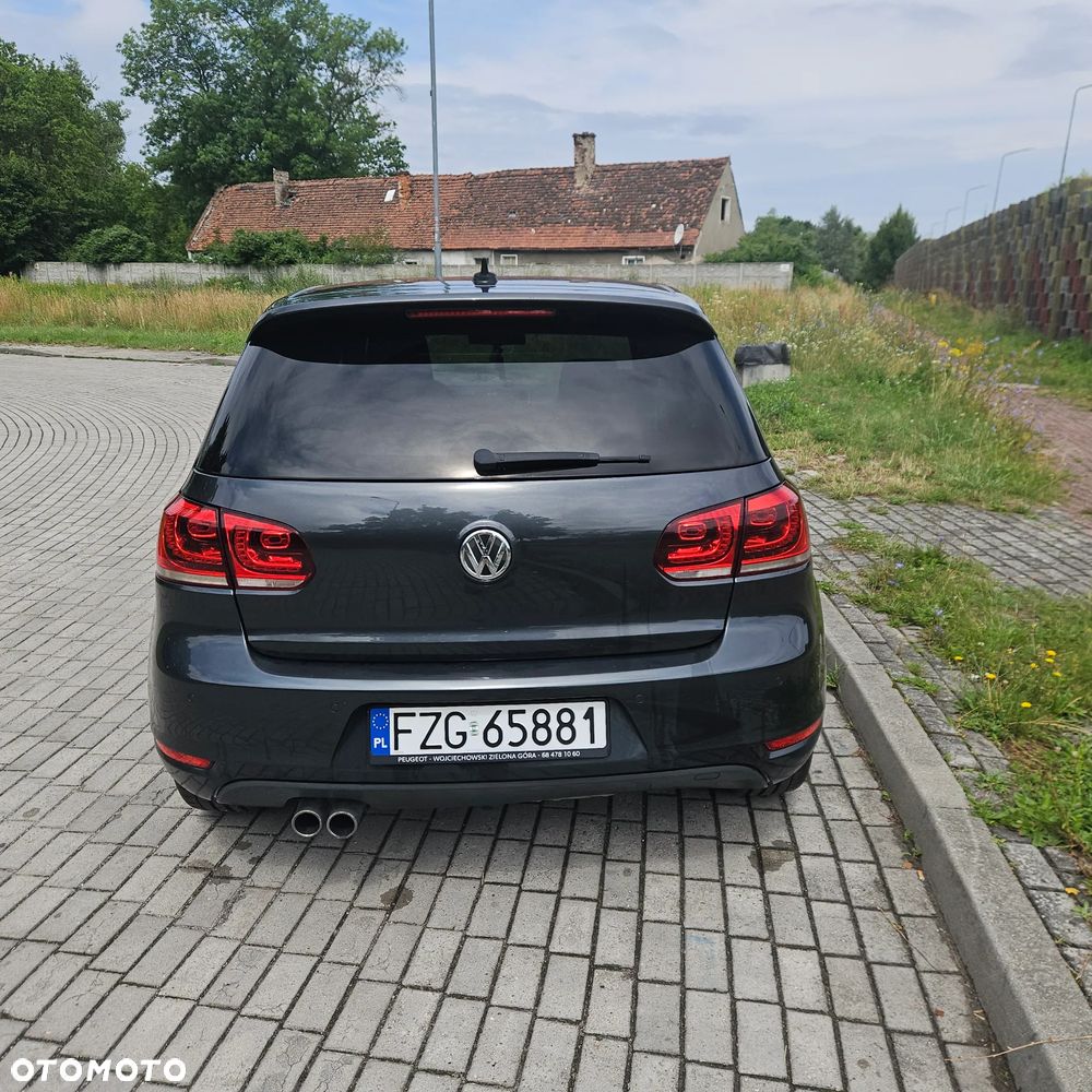 Volkswagen Golf - 6