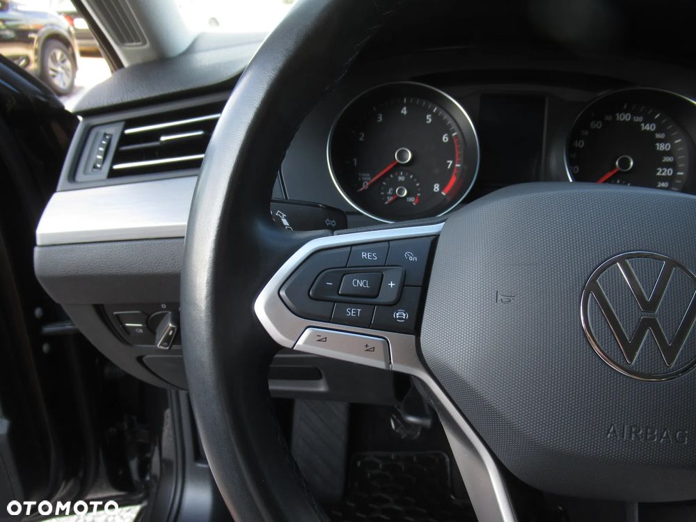 Volkswagen Passat 1.5 TSI EVO Essence - 13