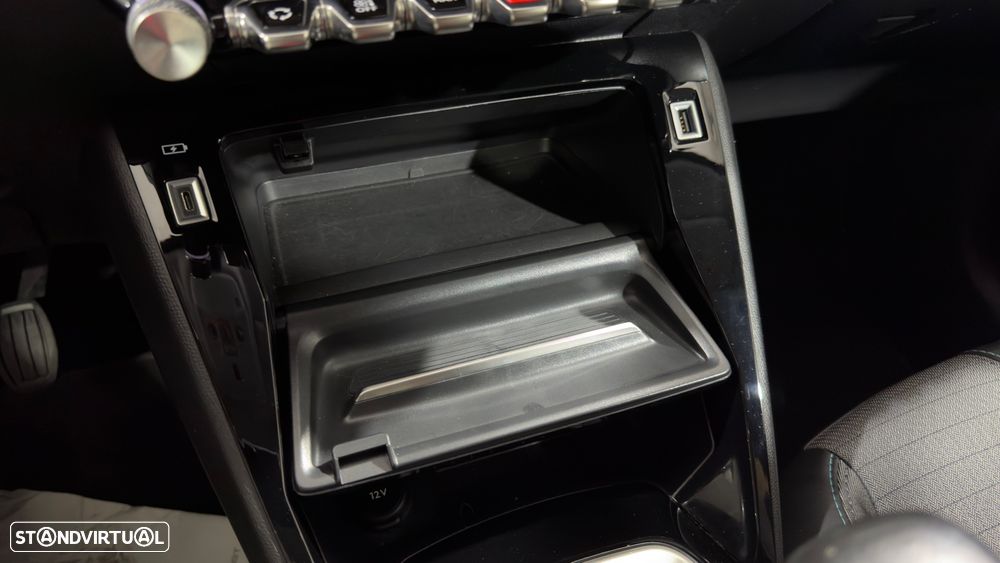 Peugeot 208 PureTech 100 Allure - 28