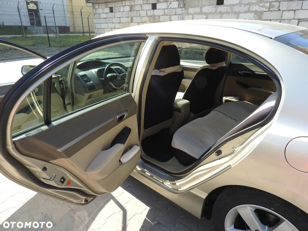 Honda Civic 1.8 Executive - 24