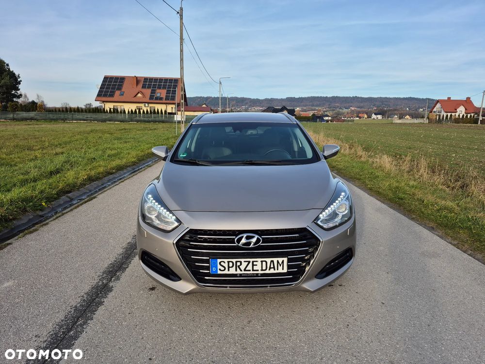 Hyundai i40 Kombi 1.7 CRDi DCT Premium - 2