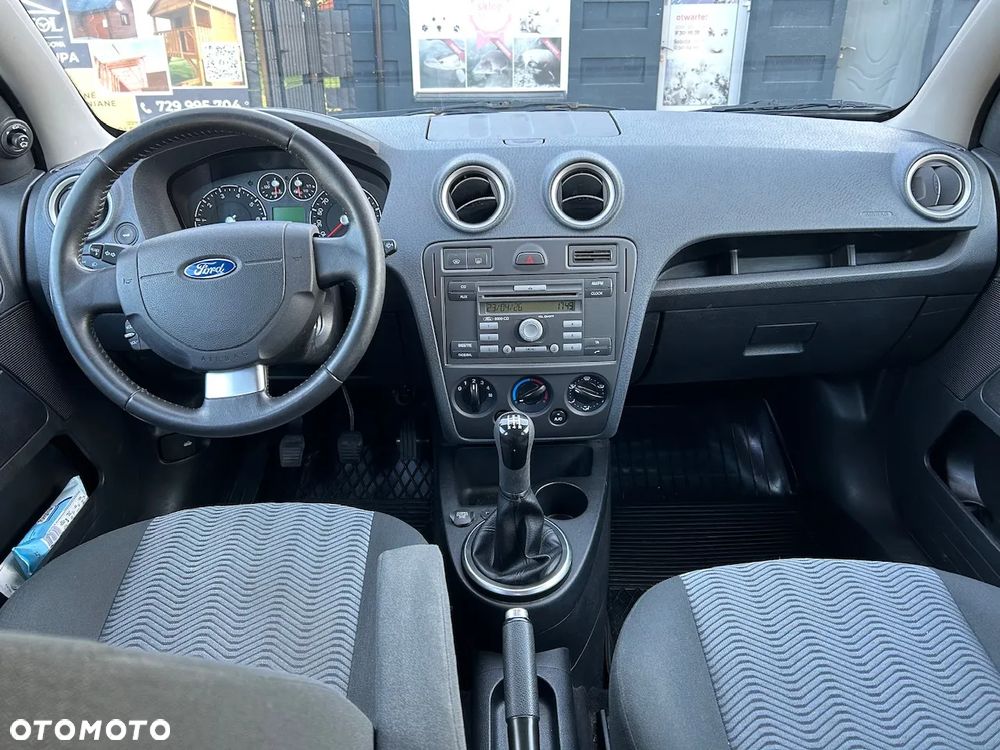 Ford Fusion 1.6 + - 7