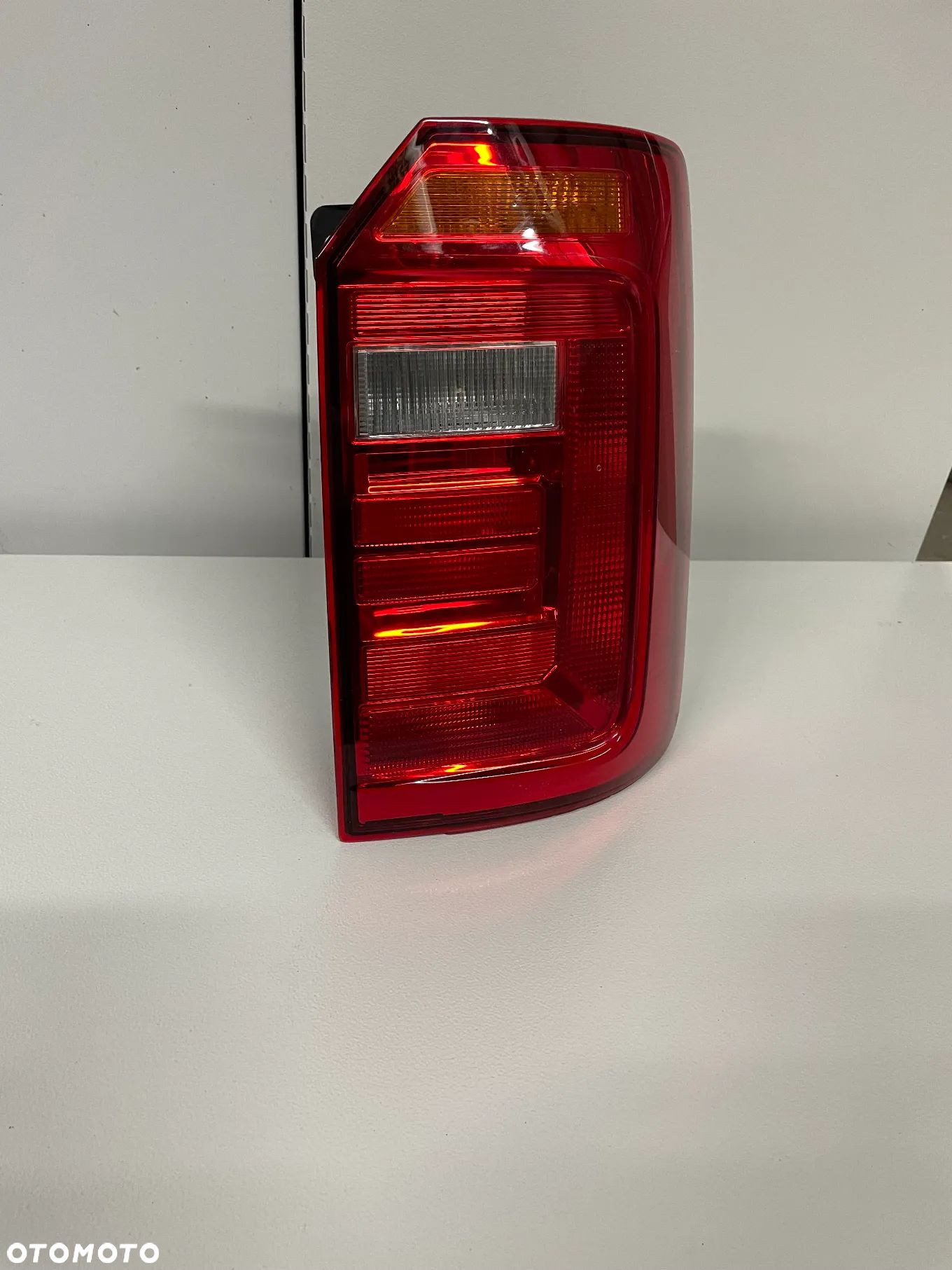 Lampa Tył 2K1945258 VW Caddy - 1