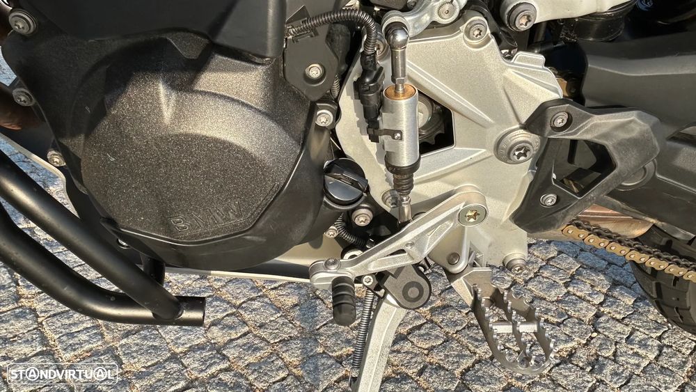 BMW F 900 GS Lightwhite / Racing Blue Metalizado (Versão GS Trophy) - 14