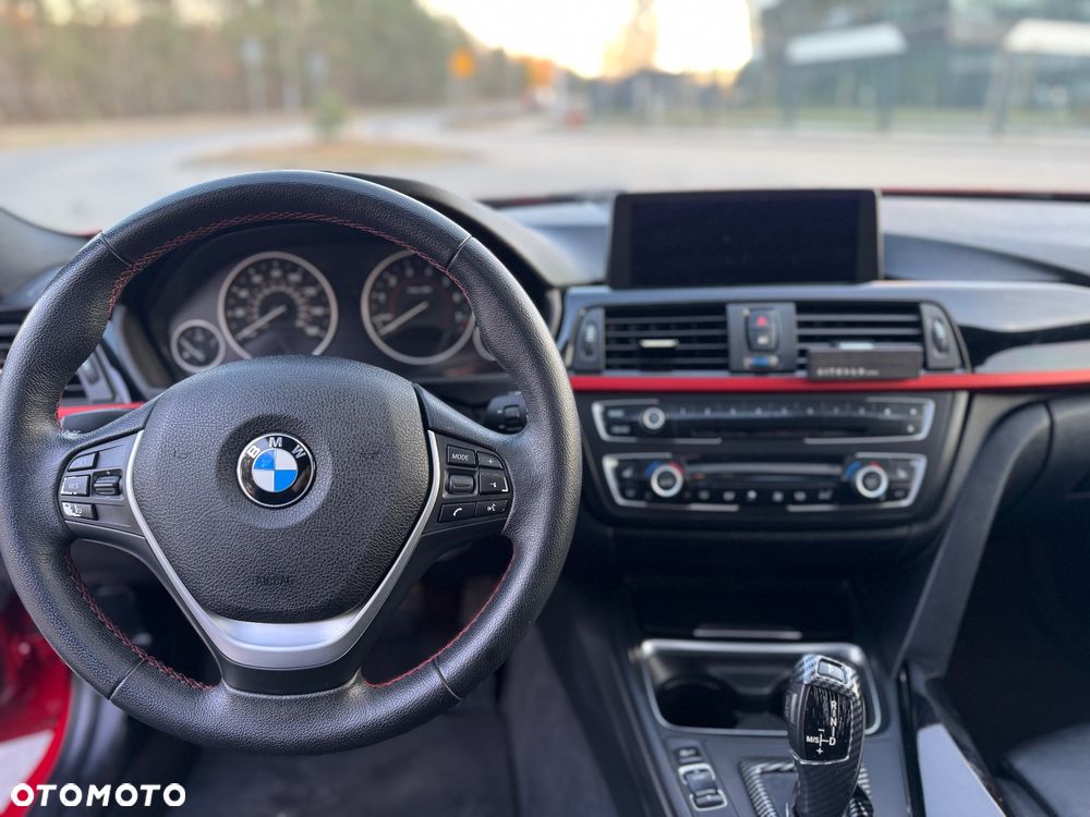 BMW Seria 3 328i Sport Line - 11