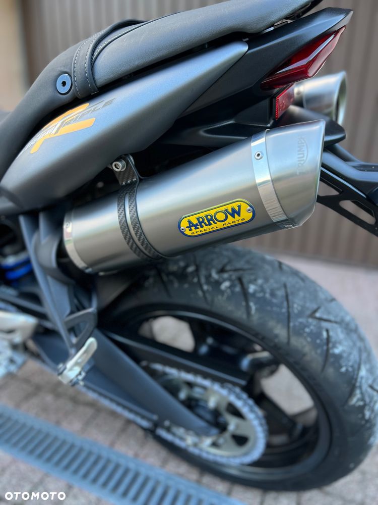Triumph Street Triple - 26