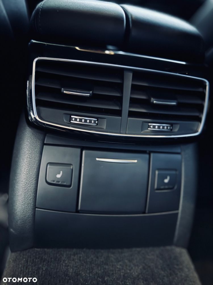 Audi A8 4.2 TDI DPF (clean diesel) quattro tiptronic - 17