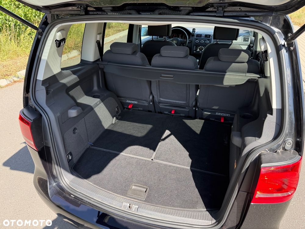 Volkswagen Touran 2.0 TDI DPF DSG Life - 25