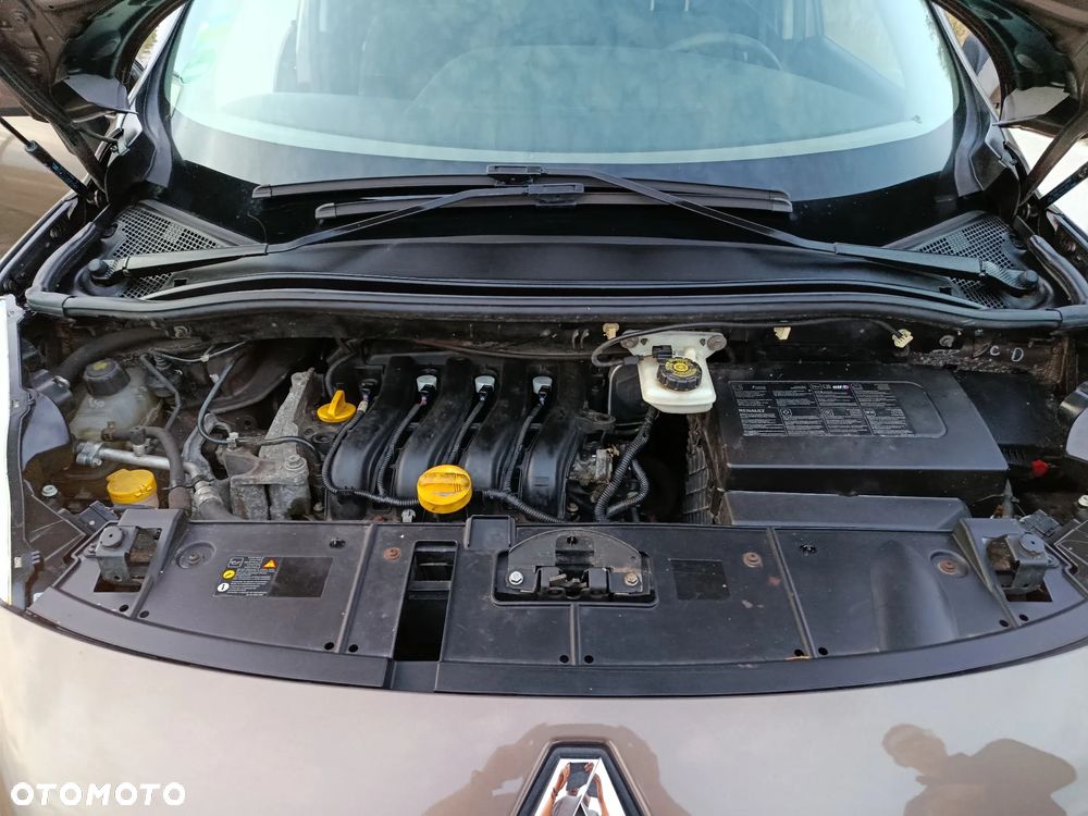 Renault Scenic 1.6 16V 110 Dynamique - 31