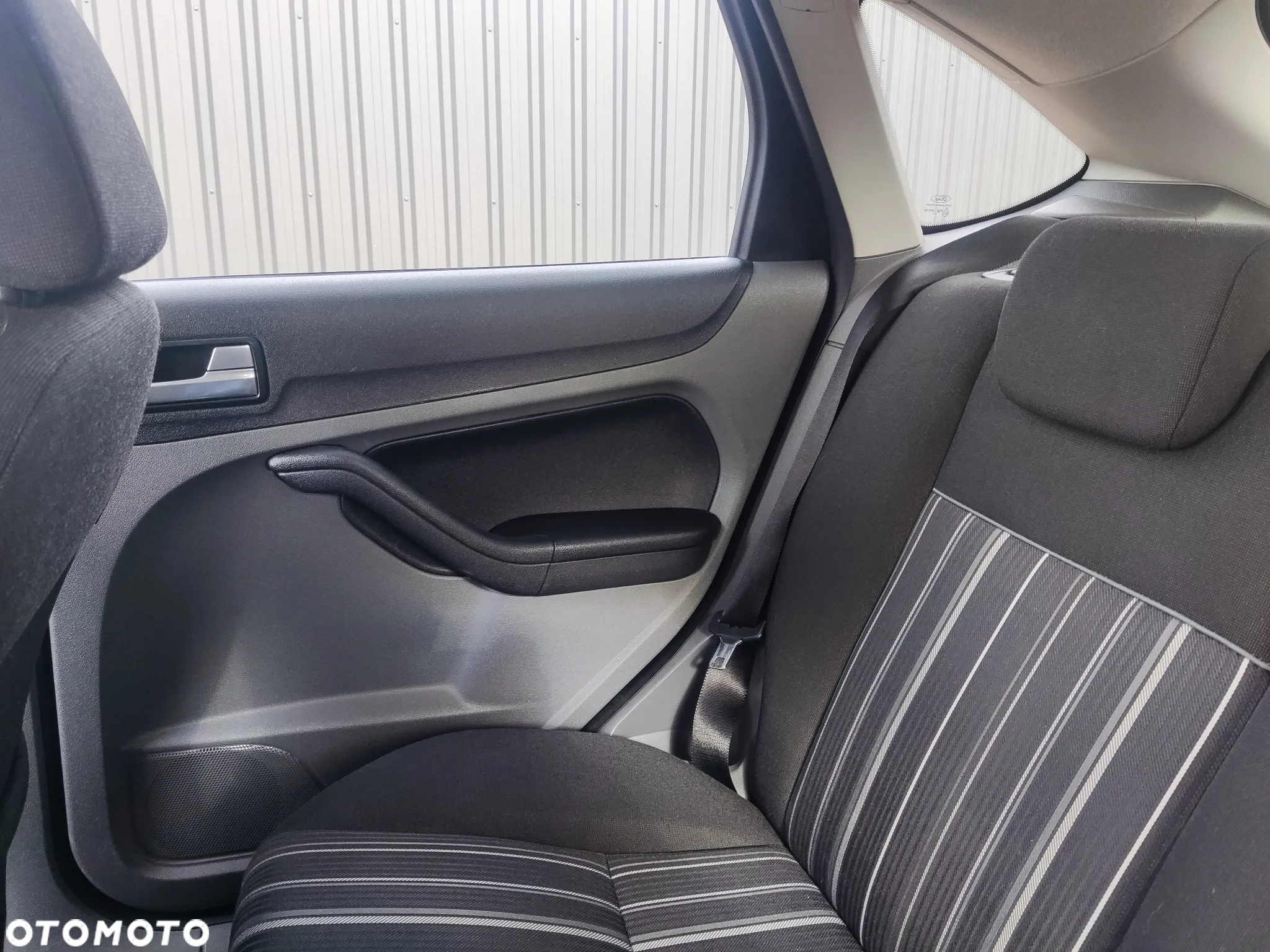 Ford Focus 1.6 16V Ambiente - 9