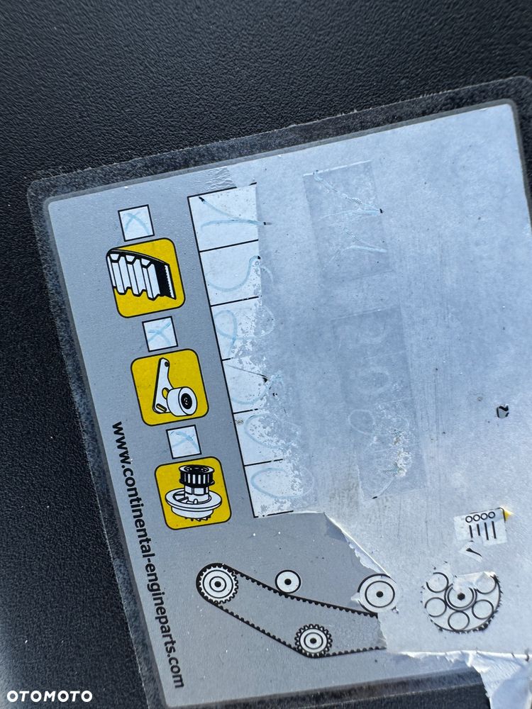 Volkswagen Golf 1.6 TDI BlueMotion Technology Lounge - 32