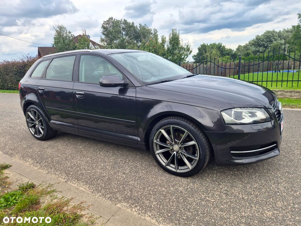 Audi A3 Sportback 1.6 TDI DPF Ambiente - 9