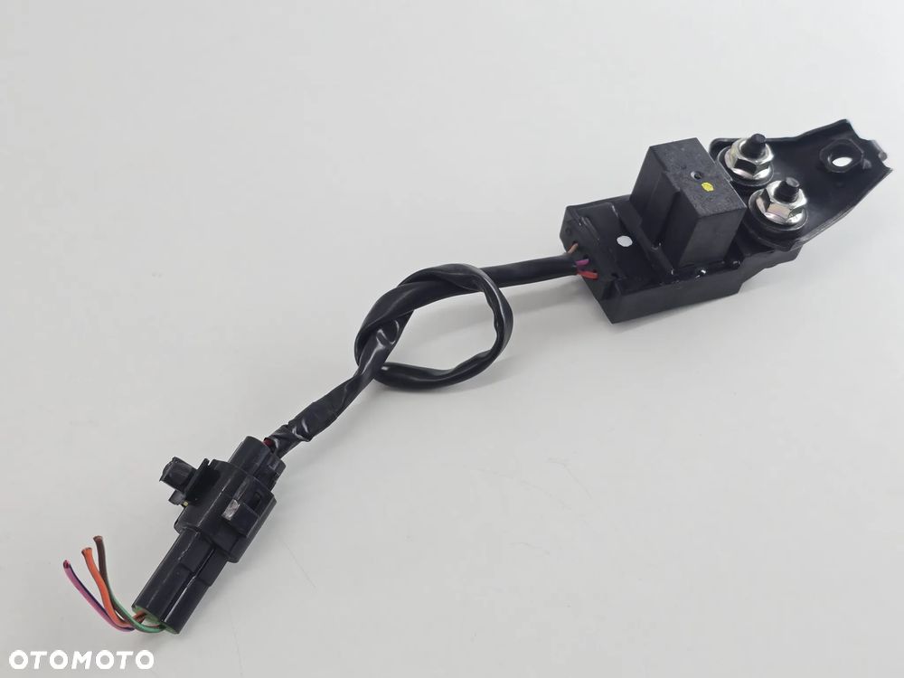 PRZEKAZNIK CZUJNIK   TRIUMPH SCRAMBLER 400 SPEED - 1