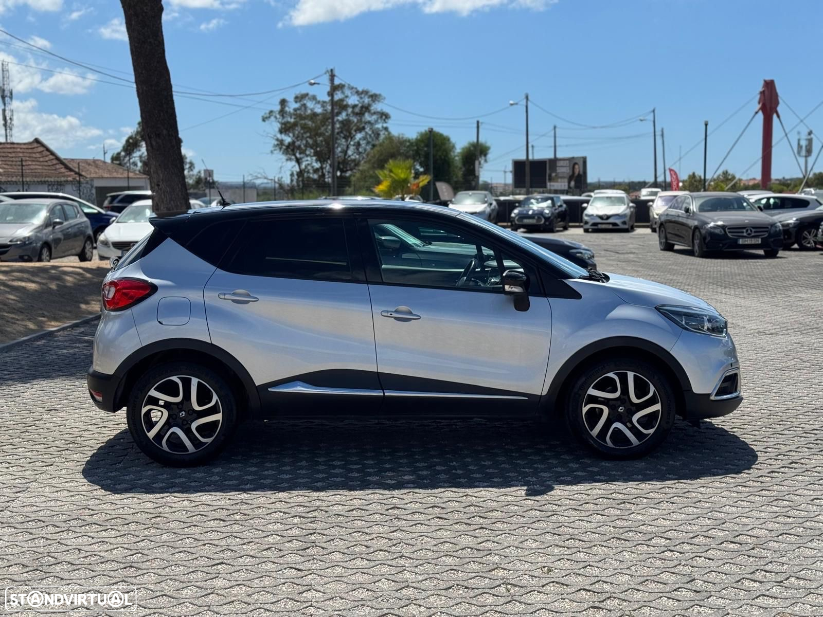 Renault Captur 1.2 TCe Exclusive EDC - 4