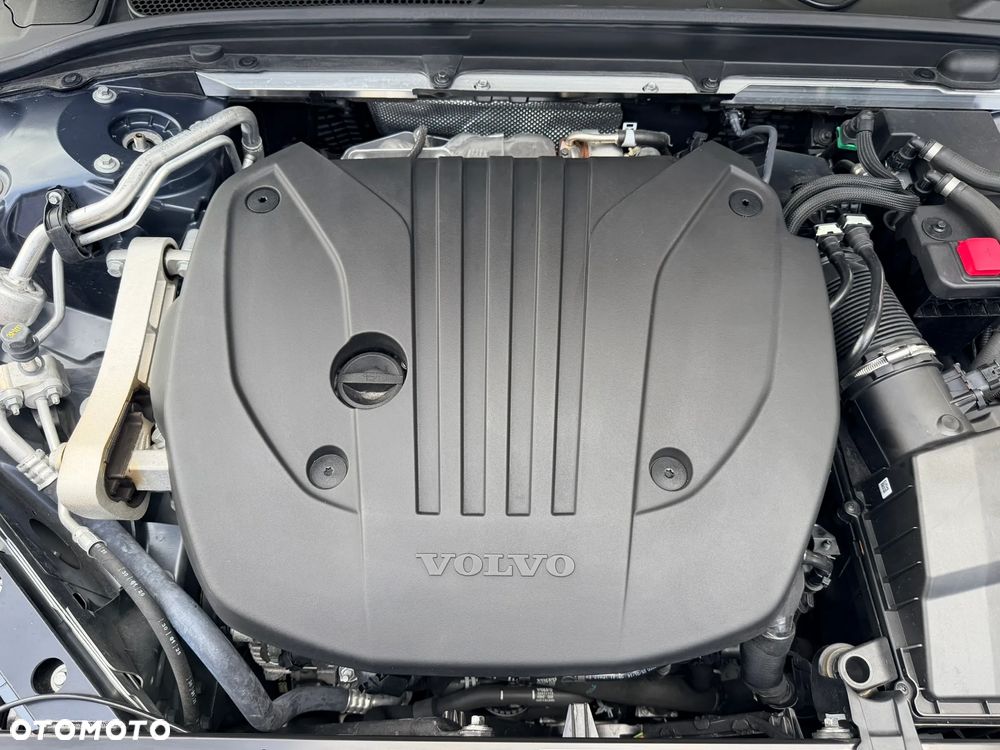 Volvo V60 Cross Country B5 B AWD Plus - 36