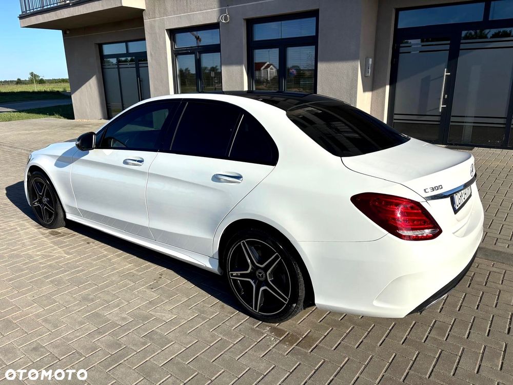 Mercedes-Benz Klasa C 300 4Matic 9G-TRONIC AMG Line - 15