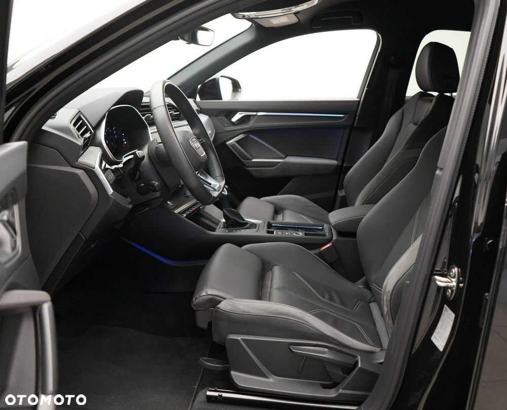 Audi Q3 Sportback - 16