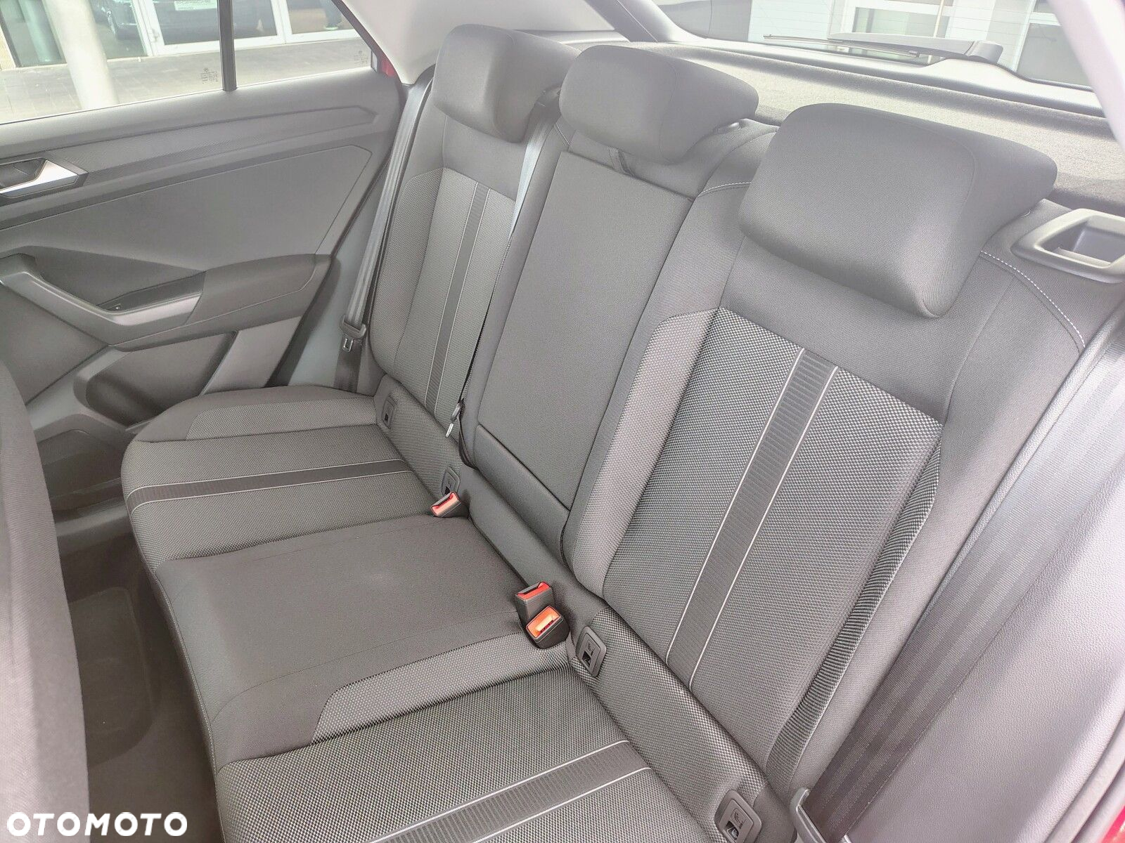 Volkswagen T-Roc - 19