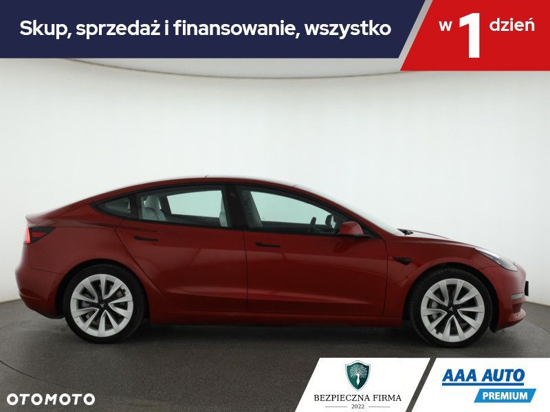 Tesla Model 3 - 8