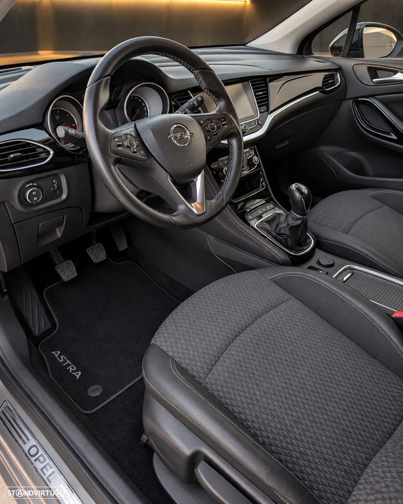 Opel Astra Sports Tourer - 15