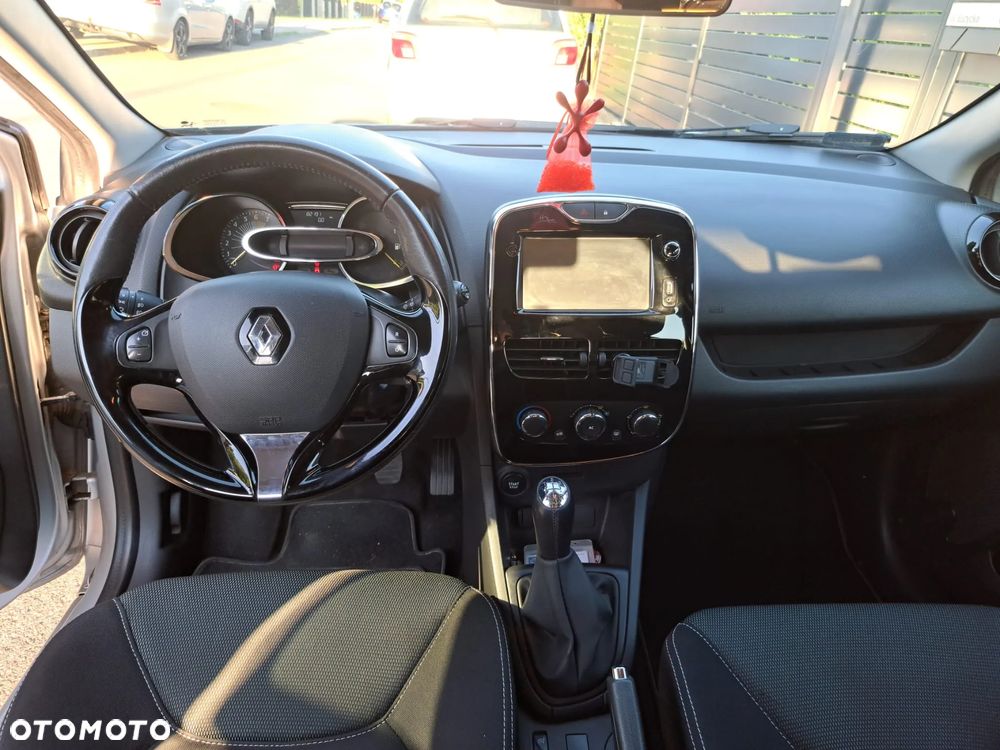 Renault Clio 1.2 16V Life - 12