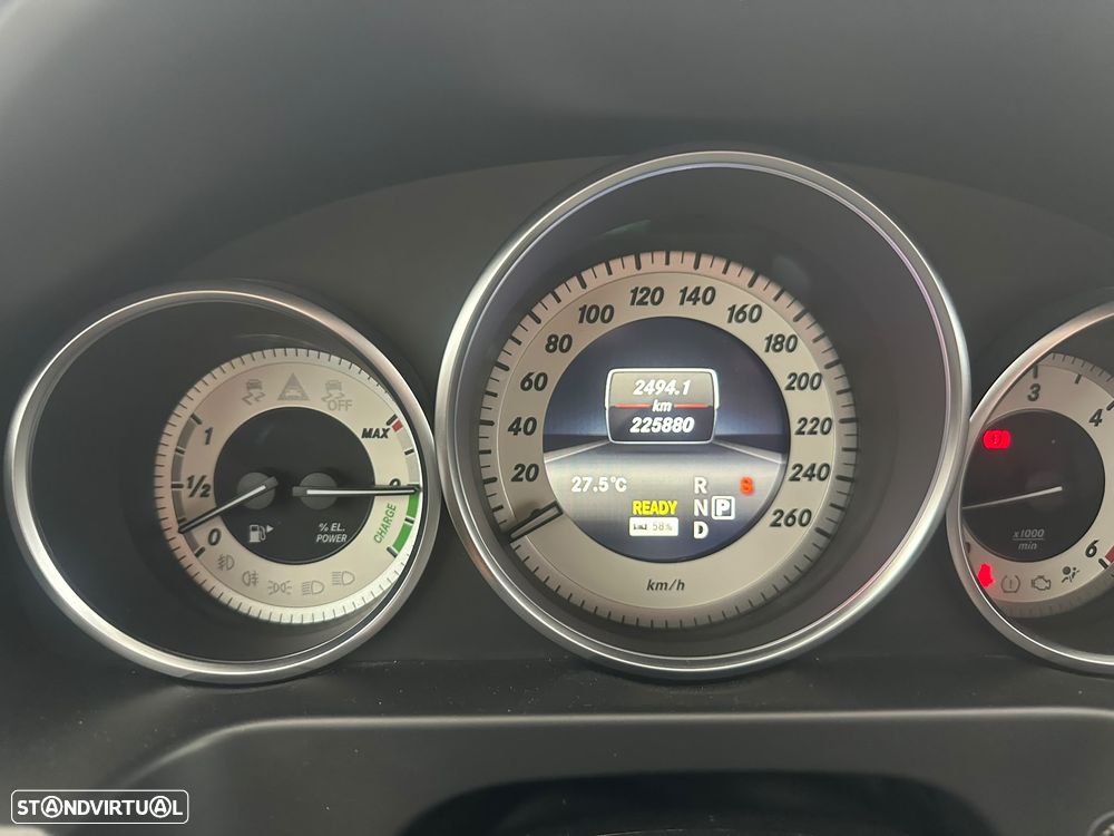 Mercedes-Benz E 300 Bluetec Hybrid Avantgarde - 19