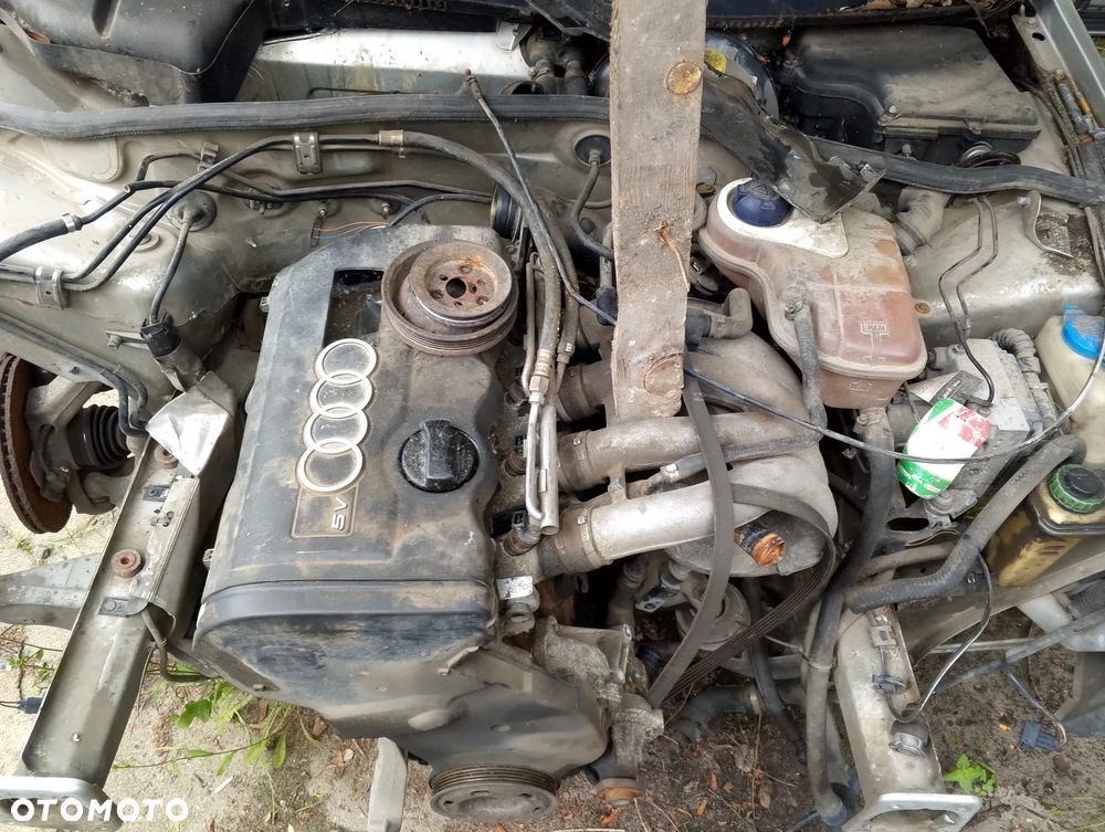Audi A4 B5 (94-01r.) 1.8 B 125KM. Silnik ADR Skrzynia CPD lakier LY7T . Cały na części. GWARANCJA !!!  Przód Tył Zestaw Komplet Drzwi Klapa Zderzak Błotnik Maska Grill Atrapa Szyba Pas Lampa Lusterko Boczki Fotel Kanapa Kokpit Deska Rozdzielcza Przełącznik Włącznik Sterownik Przewody Wiązka Instalacja Moduł Komputer Czujnik Listwa Pompa Alternator Wtryski Głowica Rozrusznik Kompresor Sprzęgło Dwumas Silnik Skrzynia ABS Klimatyzacji Paliwa Wspomagania Kolektor Turbina Przepustnica Zawór Chłodnica Koło Hak Belka Sanki Zawieszenie Mcpherson Półoś Amortyzator Wydech Tłumik Zacisk Most - 6