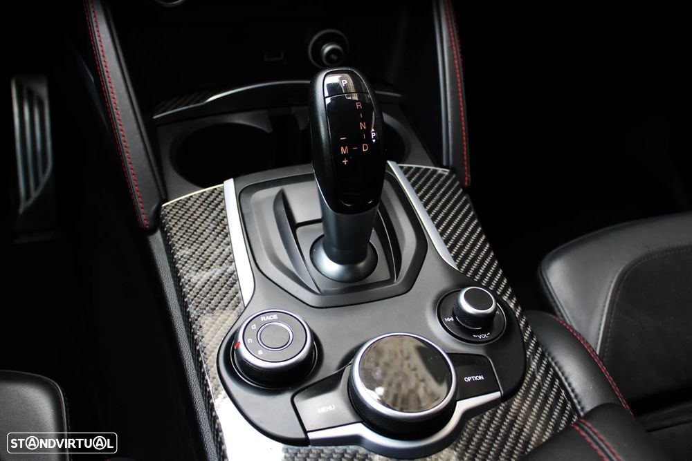 Alfa Romeo Stelvio V6 2.9 Bi-Turbo AT8-Q4 Quadrifoglio - 45
