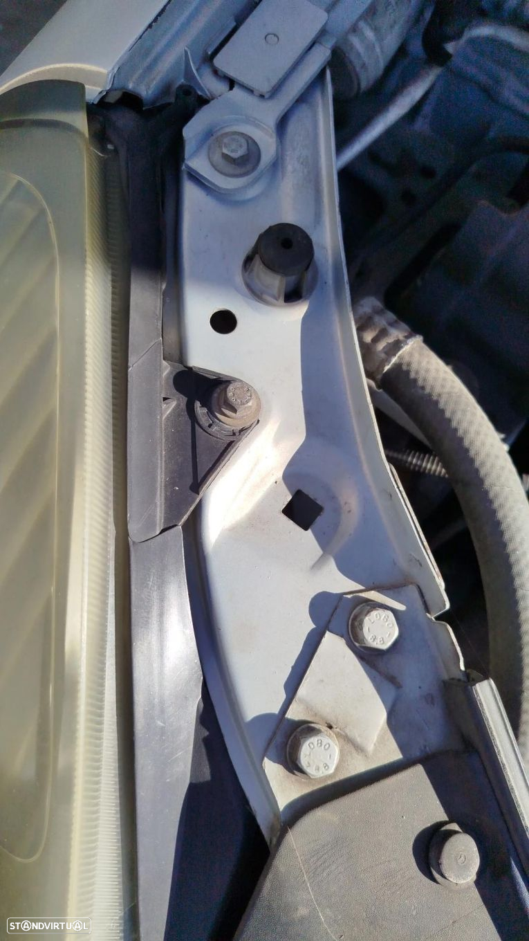 Ótica / farol direita RENAULT Clio II (BB0/1/2_, CB0/1/2_) - 2